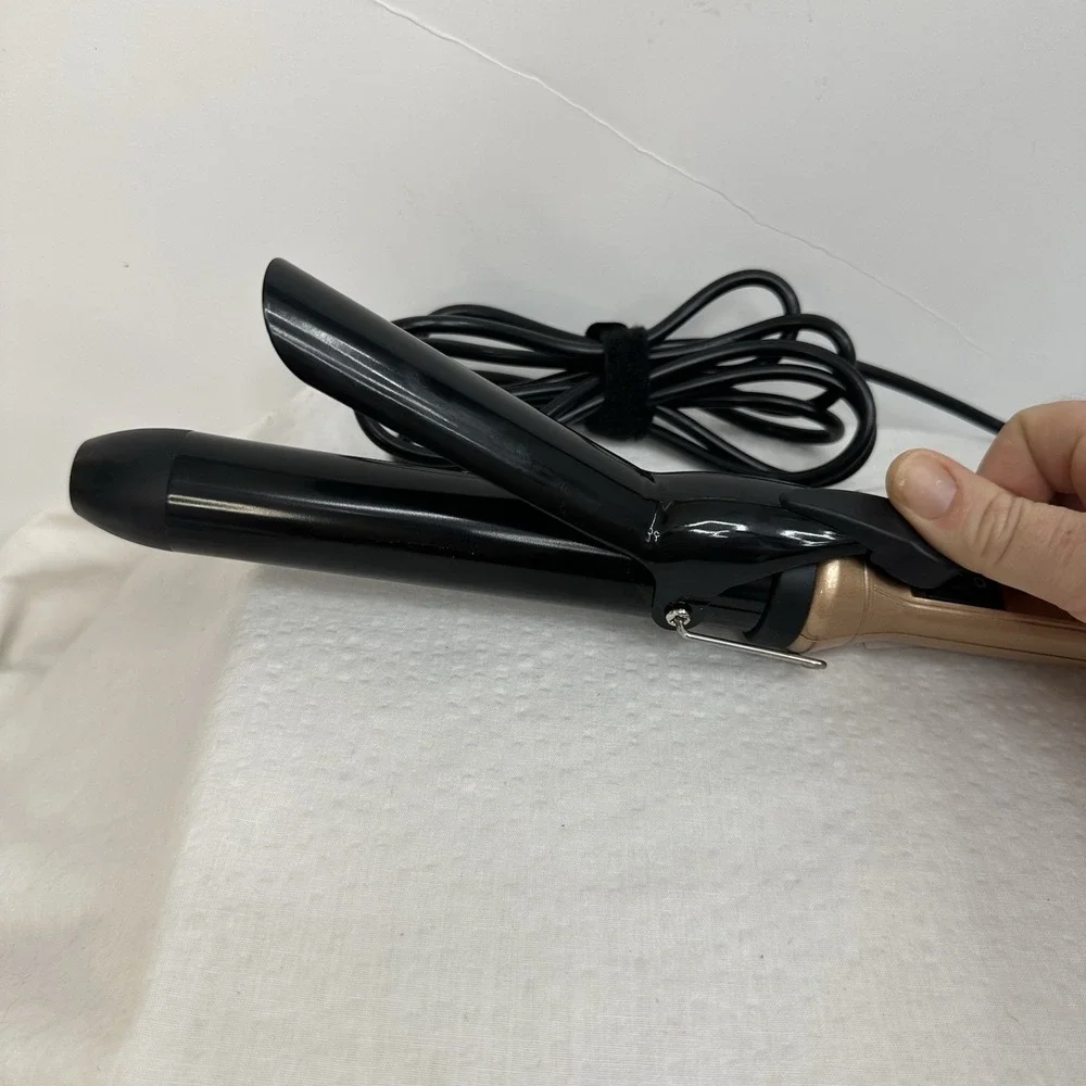 Almost Famous limited edition beachy waves 2-Piece Curling iron straightener Set